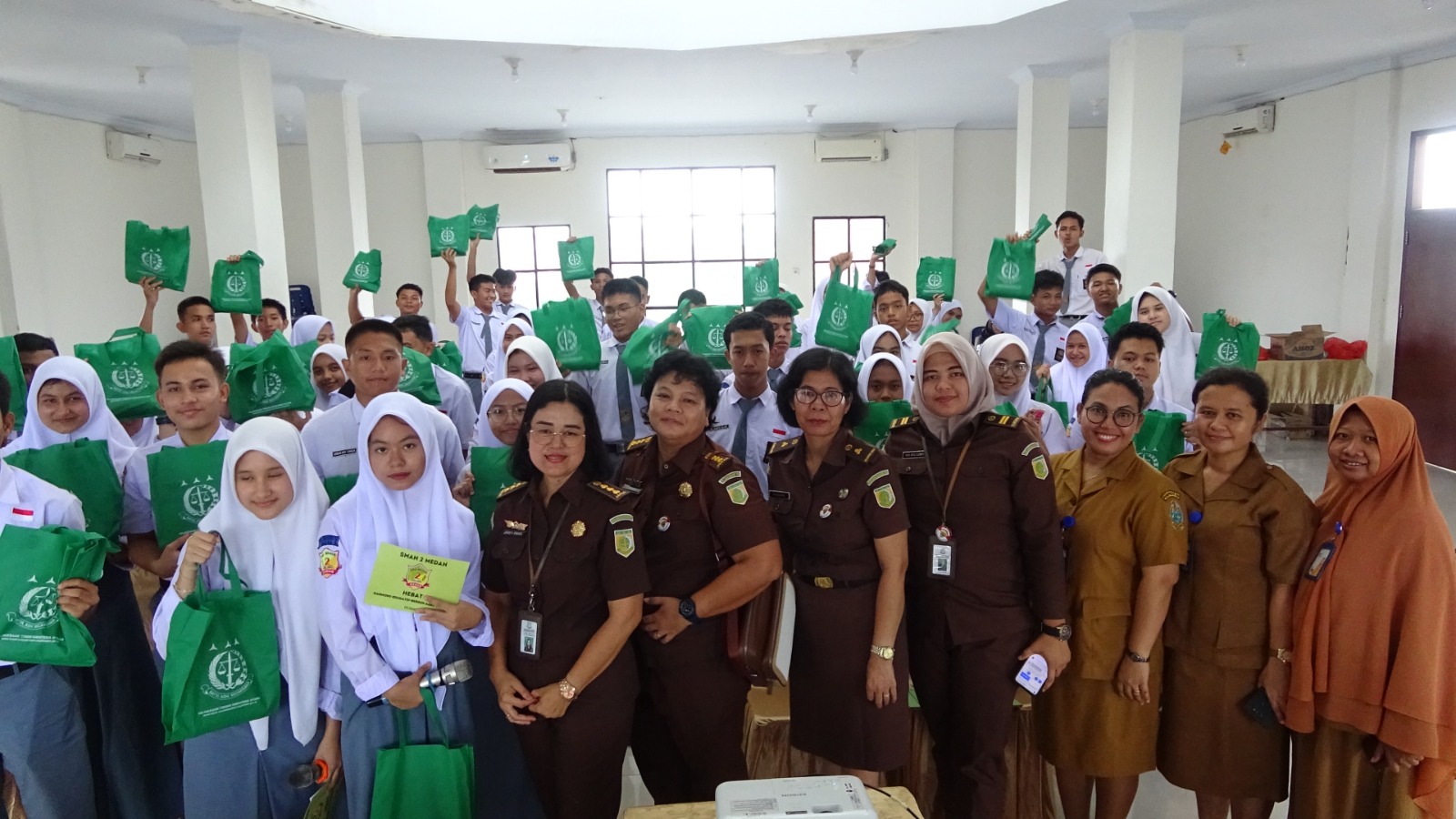 Gelar JMS di SMA N 2 Medan, Kejaksaan Tinggi Sumut Jelaskan Sanksi Pidana Narkoba Serta UU ITE