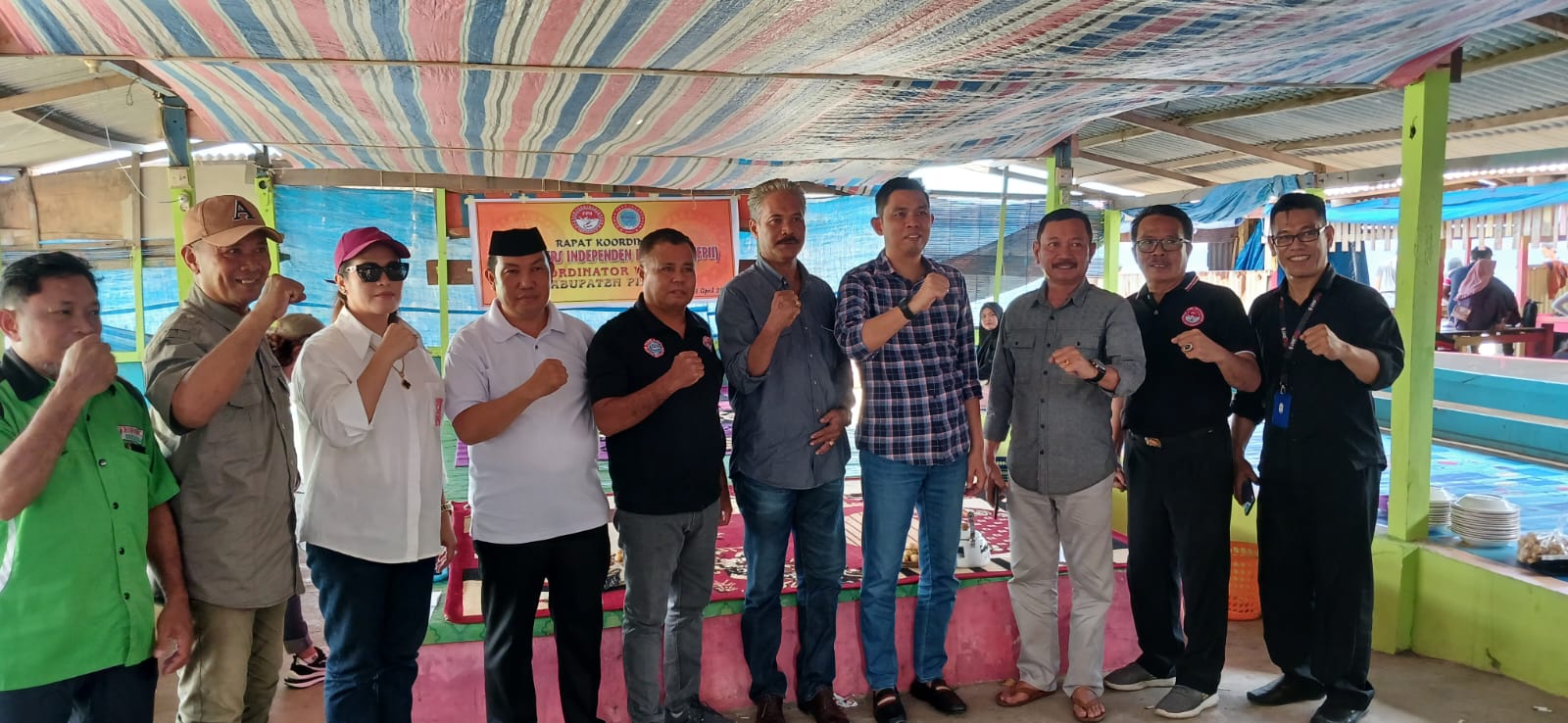 Kadis Kominfo-Sandi Pinrang dan Kaban Kesbangpol Hadiri Peyerahan SK Kepengurusan FPII Korwil Pinrang di Wisata Pantai Ammani