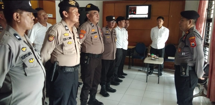 Polres Gowa Amankan Kantor KPU dan Bawaslu Gowa Selama Sidang Putusan Sengketa Pilpres 2024 di Jakart