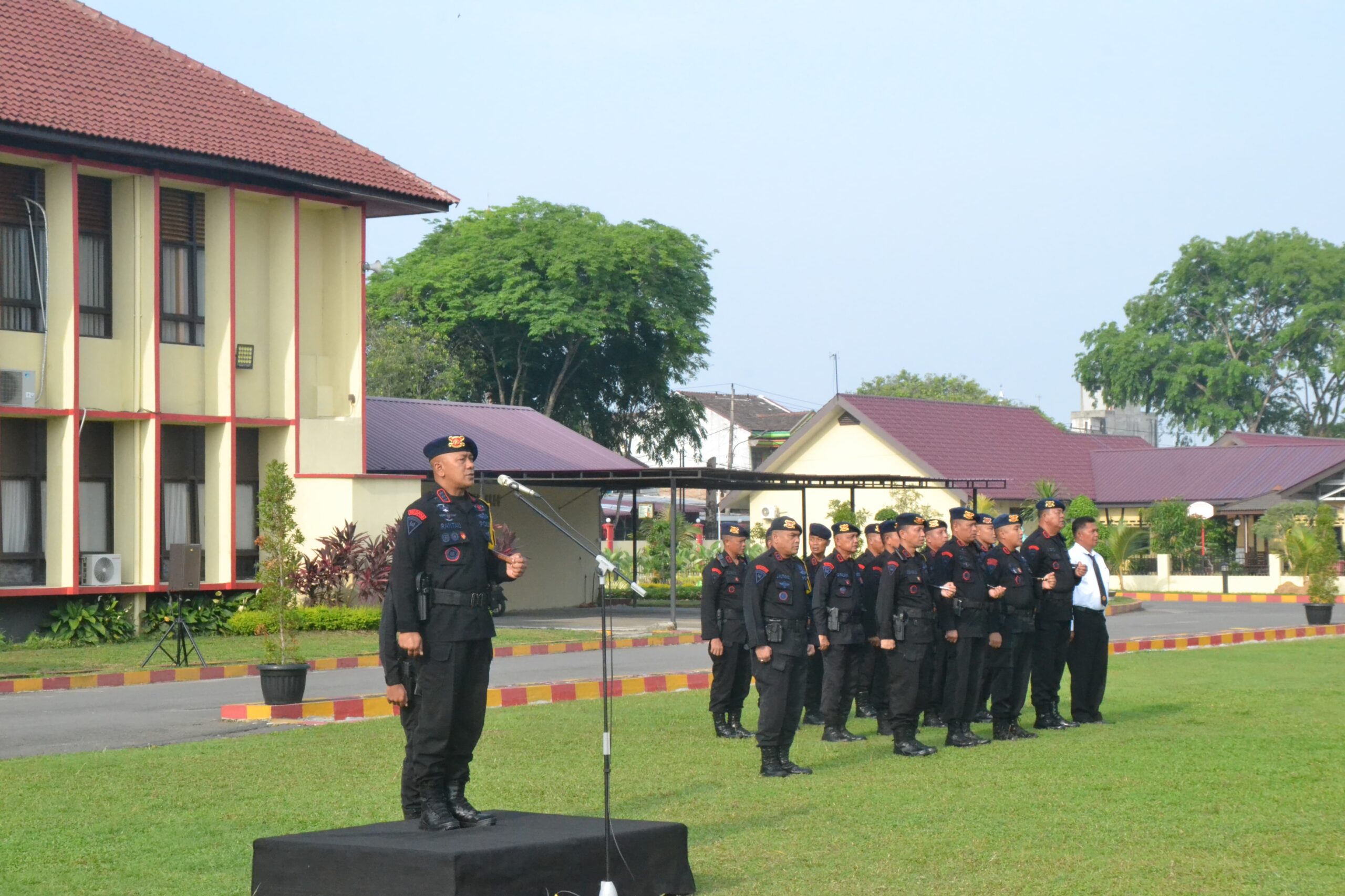 Konsolidasi Kesiapsiagaan: Sat Brimob Polda Sumut Gelar Apel di Lapangan Makosat Brimob