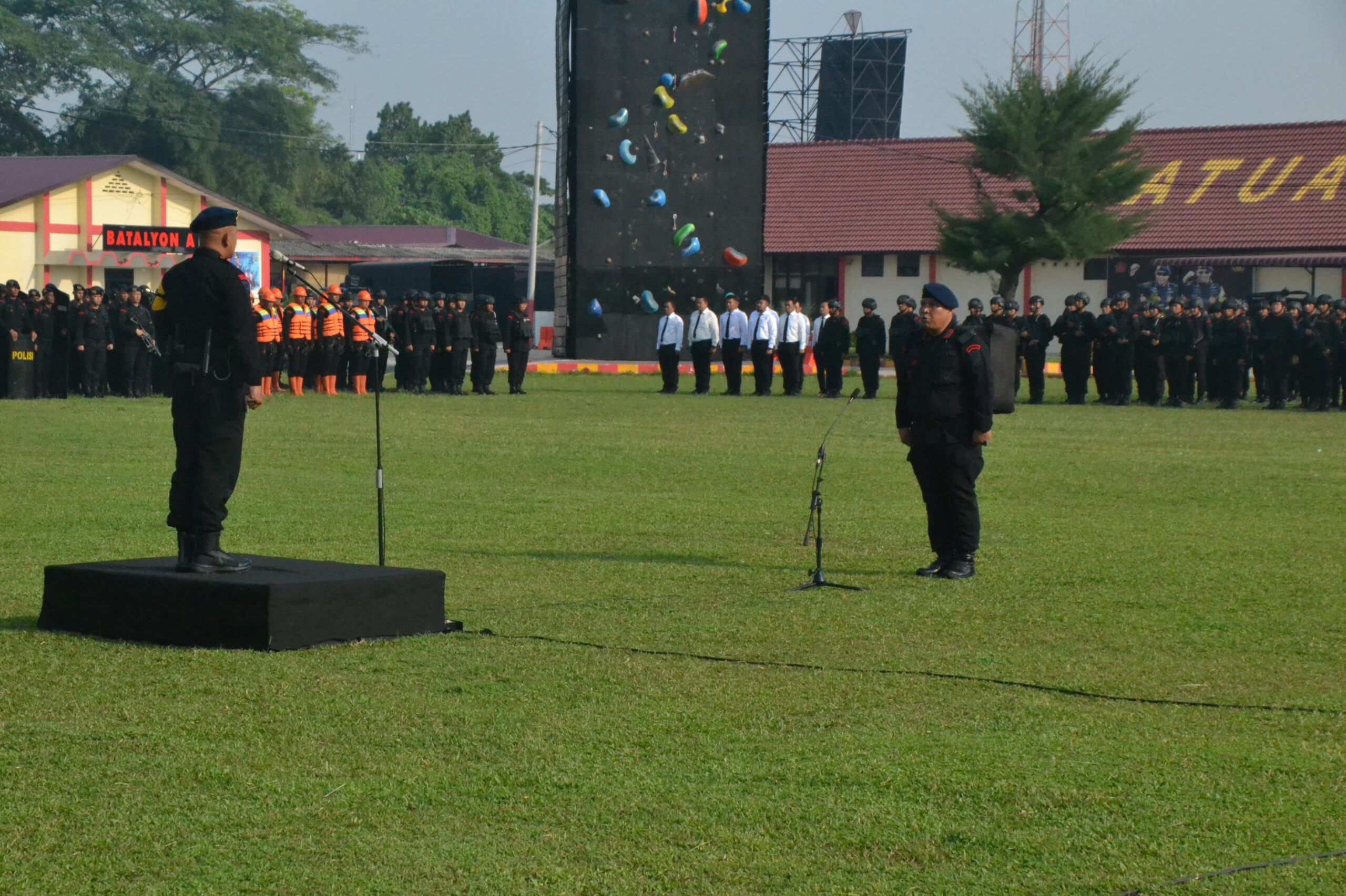 Dansat Brimob Polda Sumut Pimpin Apel Kesiapsiagaan