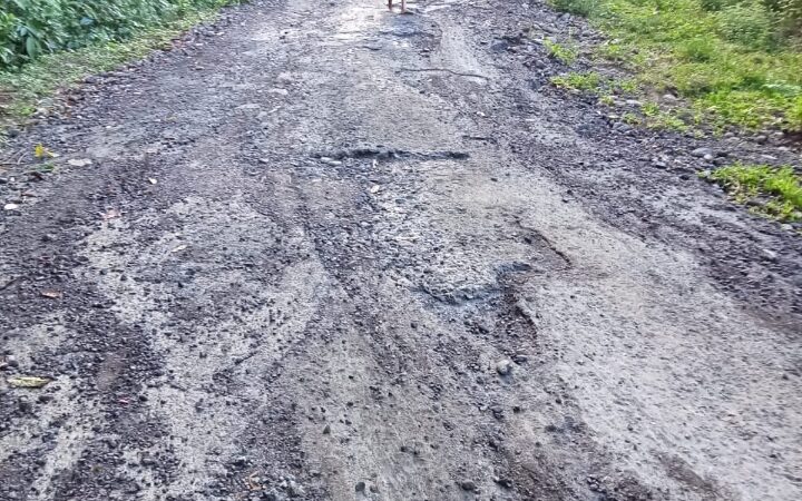 Masyarakat Tassese Kecamatan Manuju Kabupaten Gowa Resah Menghadapi Jalan Rusak Setiap Harinya