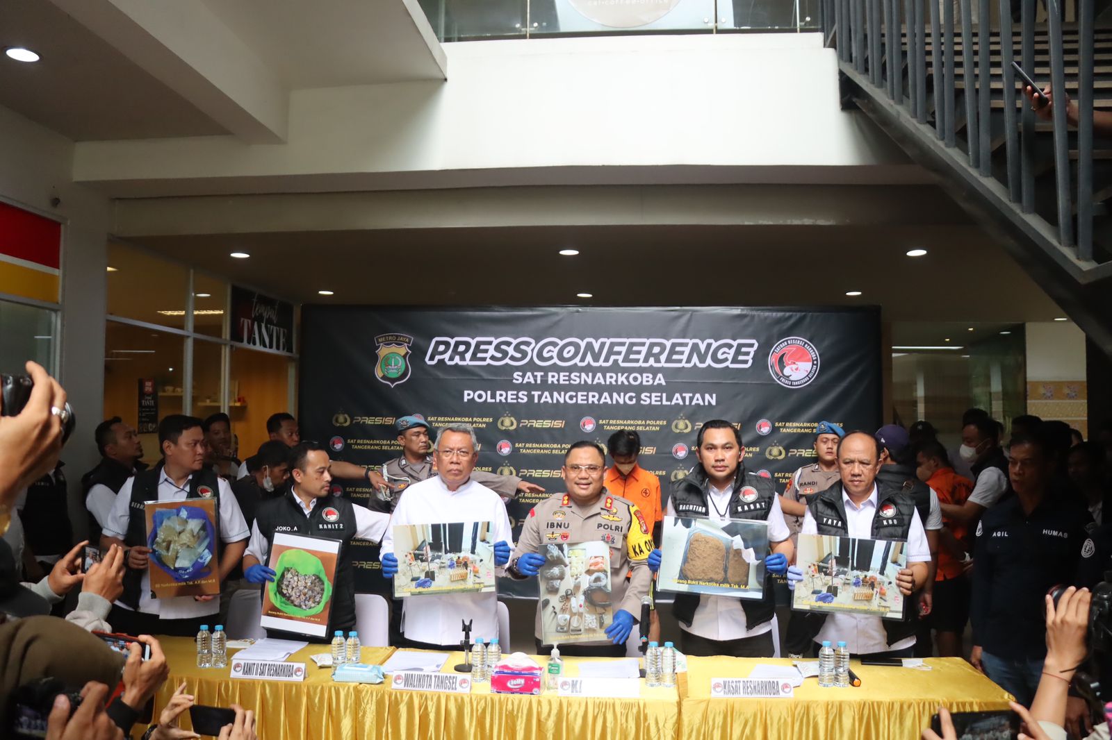 Polres Tangsel Ungkap Produksi Tembakau Sintetis, 3 Diamankan Dan 1 DPO