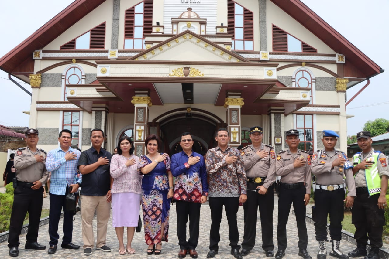 Kapolrestabes Medan Safari Ibadah Minggu di HKBP Pardamean Medan, Ini Pesannya