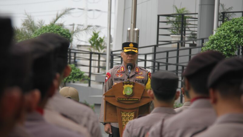 Dengan Tema “Bangkit Untuk Indonesia Emas”, Polres Metro Jakarta Barat Peringati Hari Kebangkitan Nasional Dengan Upacara Bendera