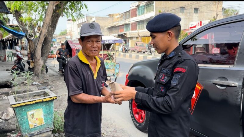 Batalyon A Sat Brimob Polda Sumut Laksanakan Bakti Sosial Rangka Jumat Berkah