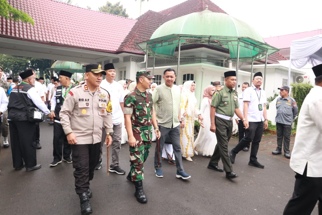 Pengamanan Ketat Dari 94 Personil Polres Binjai, Kawal Pemberangkatan Calon Jemaah Haji