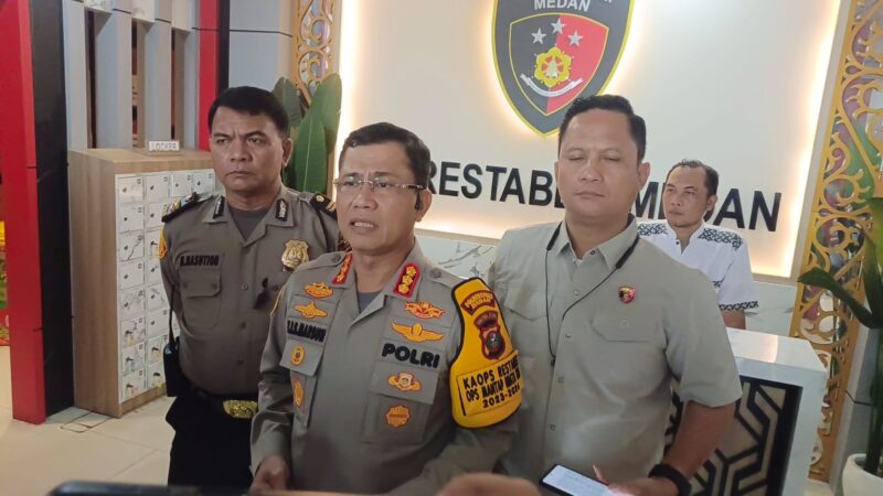 Polrestabes Medan Tembak Begal Sadis di Medan, Tangan Korban Dibacok Hingga Nyaris Putus