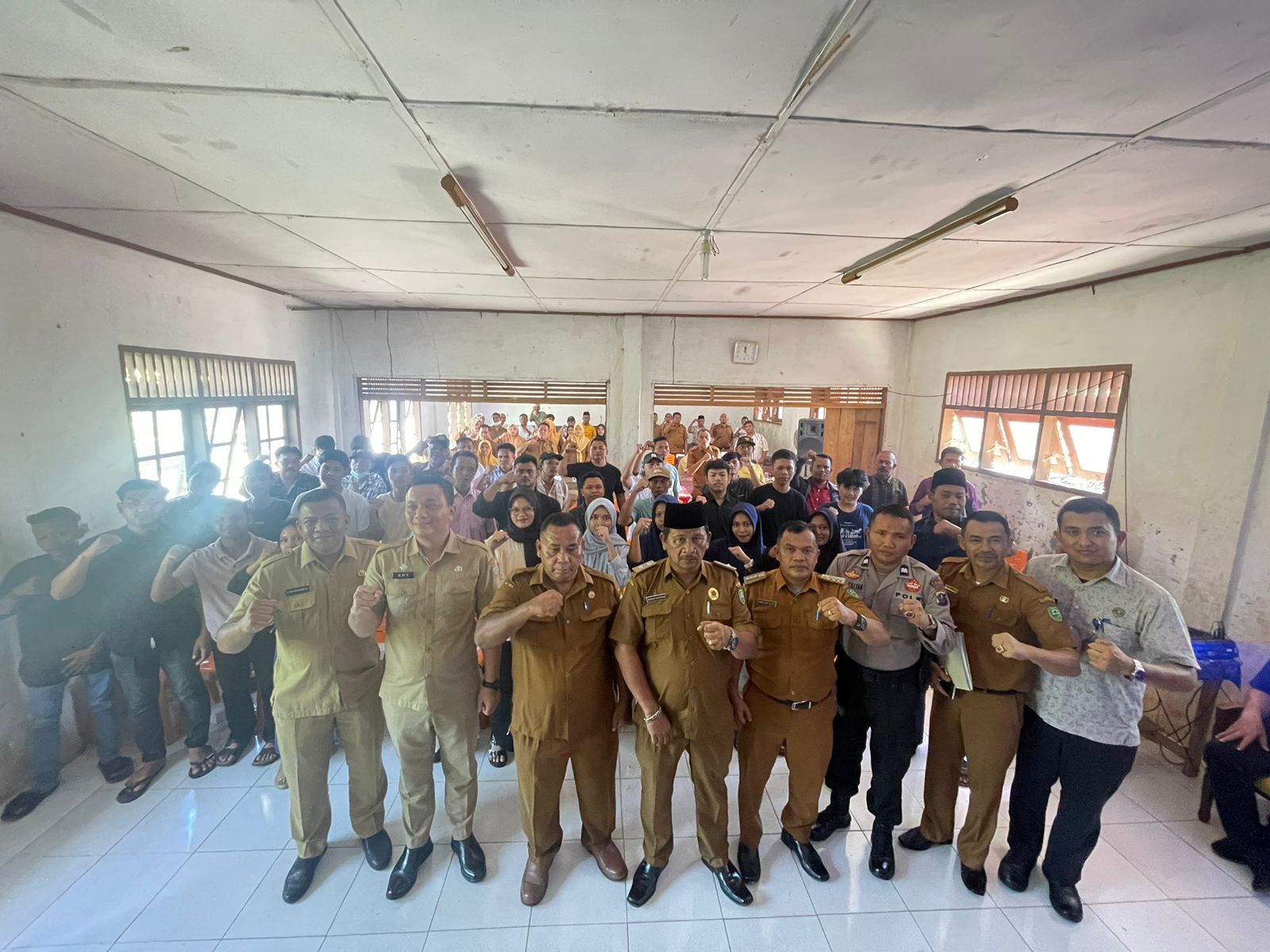 Badan Kesbangpol Provsu membekali relawan anti narkoba aplikasi “SIAP BERSINAR” dalam memerangi penyalahgunaan dan peredaran narkoba di Mandailing Natal