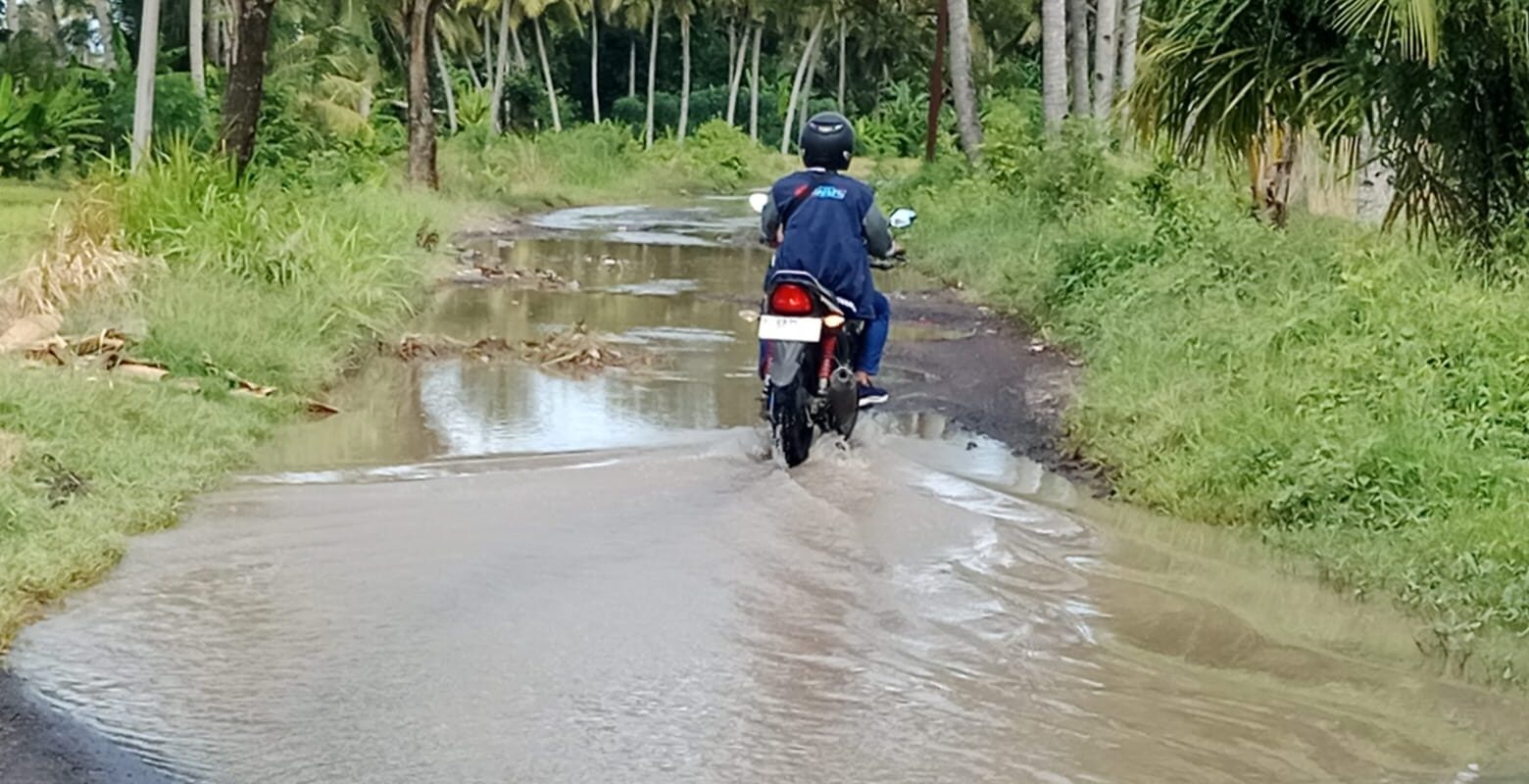 Warga “Miris”Dengan Kondisi Jalan Penghubung DiDesanya