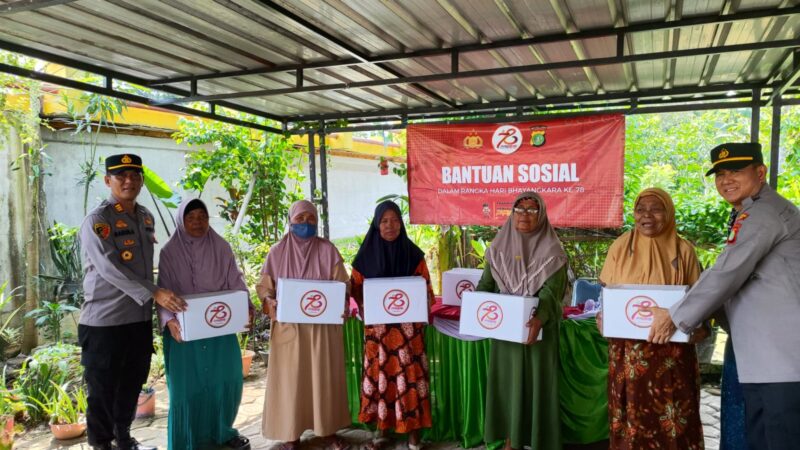 Sambut HUT Bhayangkara ke 78 , Polda Metro Jaya Giat Bakti Sosial Di Wilkum Muaragembong