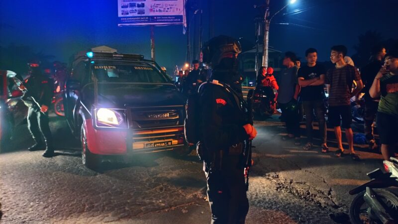 Personil Sat Brimob Polda Sumut Laksanakan Patroli Kamtibmas di Wilkum Polsek Medan Tembung