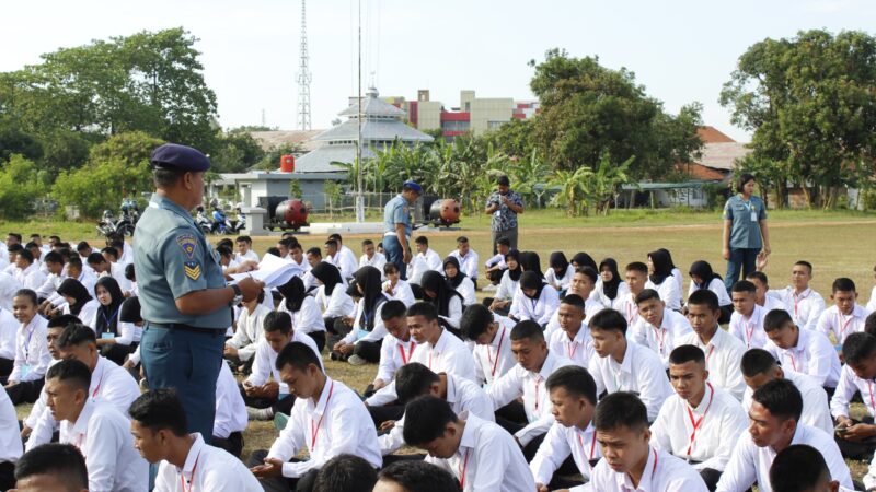 Danlanal Cirebon Pimpin Penandatanganan Pakta Integritas Penerimaan Caba PK Pria/Wanita dan Cata TNI AL Gel II TA. 2024