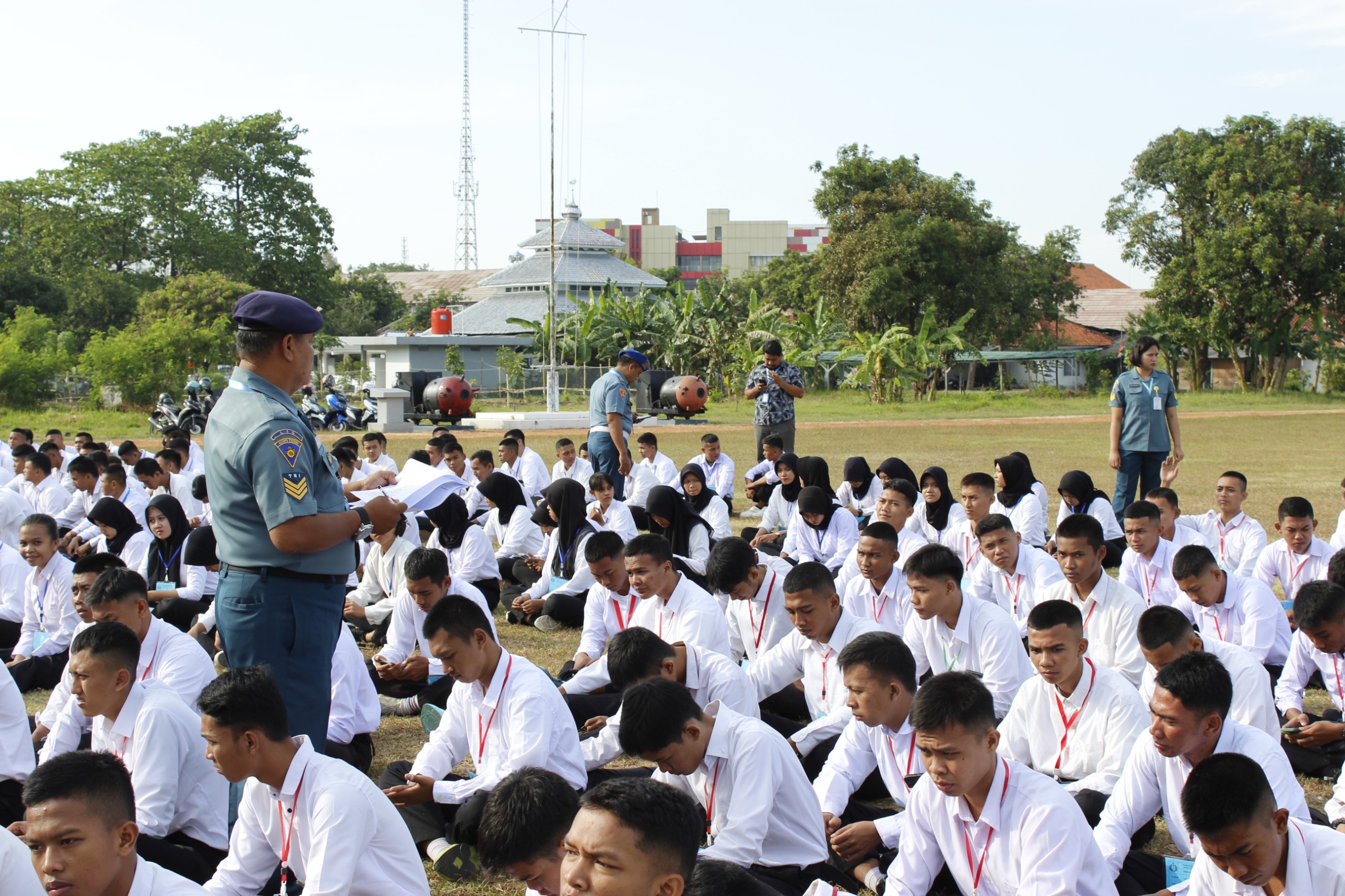 Danlanal Cirebon Pimpin Penandatanganan Pakta Integritas Penerimaan Caba PK Pria/Wanita dan Cata TNI AL Gel II TA. 2024