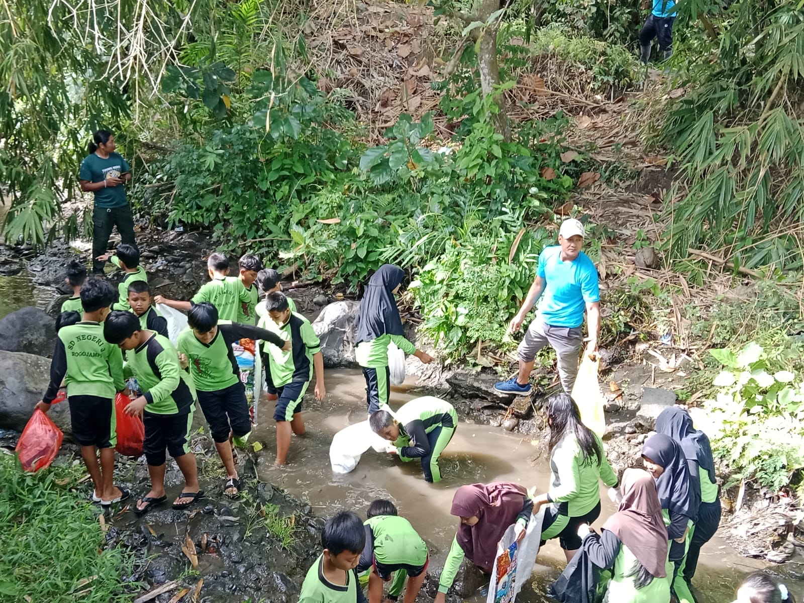 Laksanakan Program SEKARDADU Korsda dan SDN 3 Rogojampi Berkolaborasi Dengan PLC