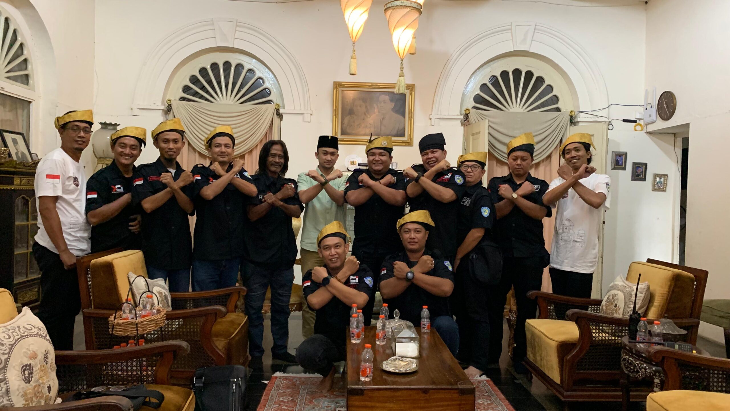 XCI Deli Club Mobil Nissan Xtrail dengan kepengurusan lengkap beraudiensi ke Sultan Mahmud Lamanjiji Perkasa Alamsyah, Sultan Deli XIV di Istana Maimun