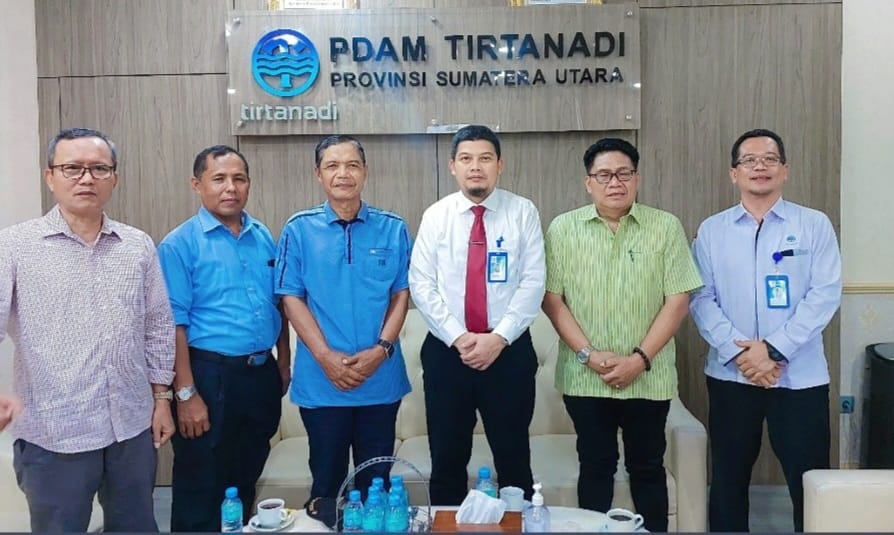 PDAM Tirtanadi Sumut Berikan Fasilitas Air Minum di SMAN 2 Medan di Hari Guru Nasional