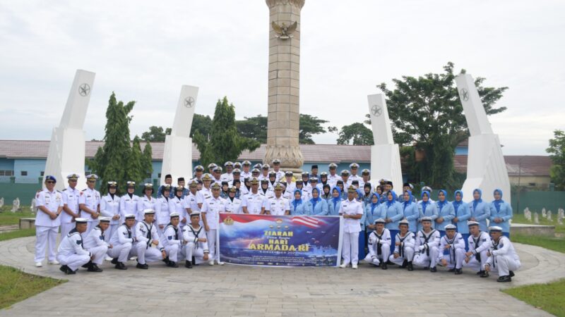 Jelang Hari Armada RI ke-79 , Lanal Palembang Gelar Upacara Ziarah dan Tabur Bunga