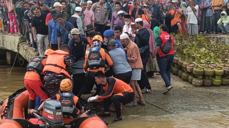 Detik-detik Penemuan Korban Laka Air oleh Tim Binpotmar Lanal Palembang