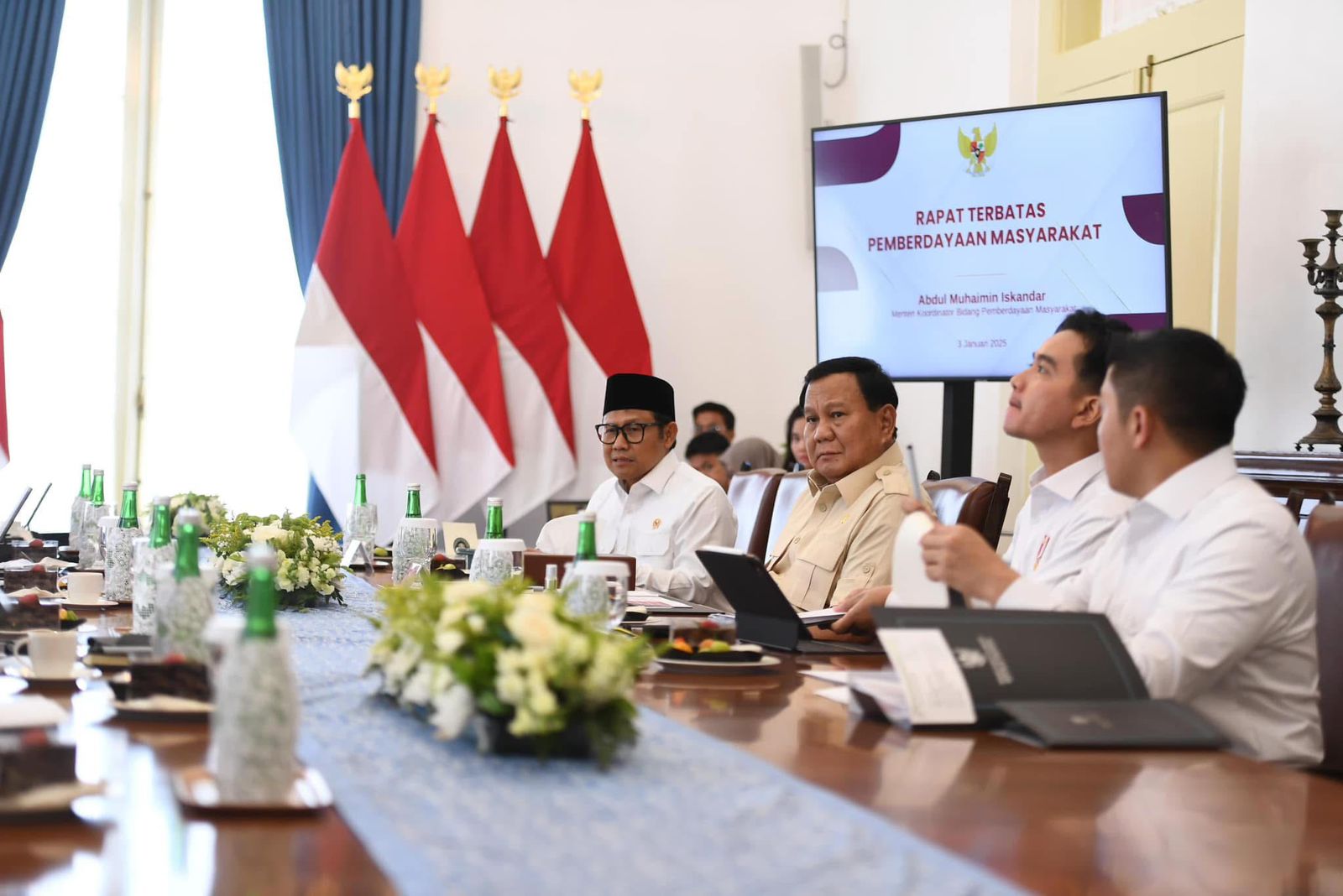 Presiden Prabowo Subianto dan Wapres Gibran Rakabuming Bahas Agenda Pemberdayaan Masyarakat di Istana Bogor