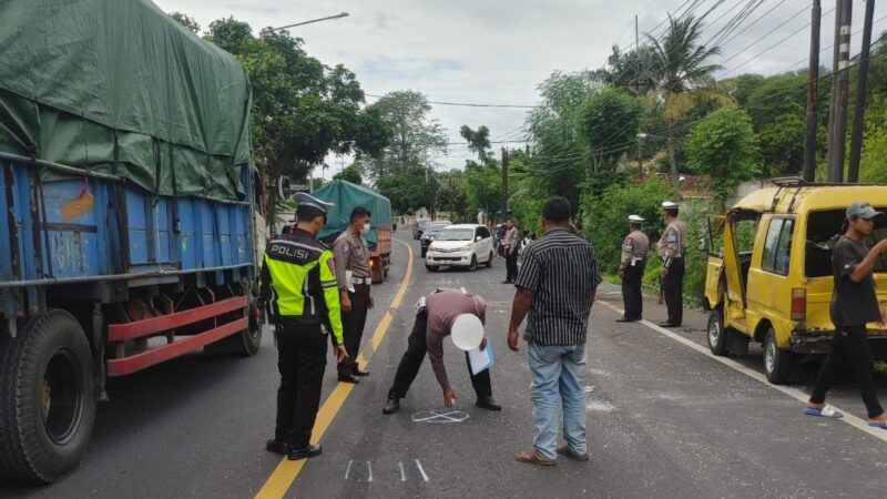 Tabrakan Beruntun di Banyuwangi: Satu Tewas dan Beberapa Luka-luka