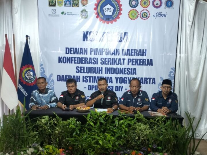 Jumhur Hidayat Sebut Pemerintah Sekarang Gandrung Industri dan Pro Buruh