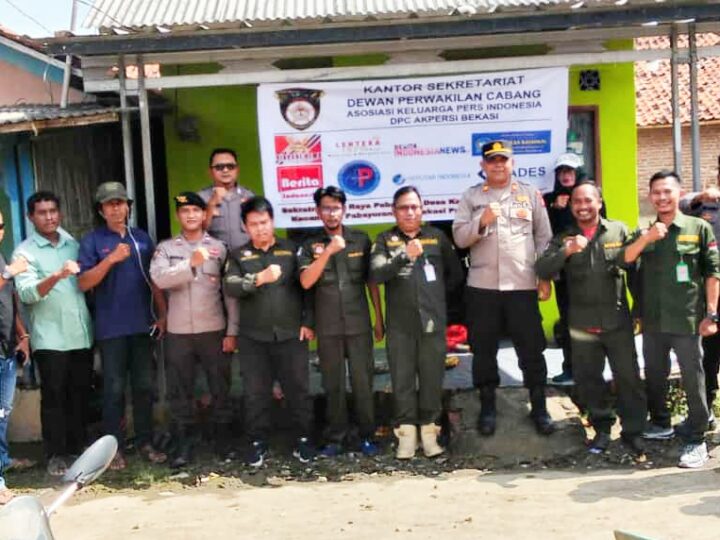 Ketua DPD Akpersi Jawa Barat, Budiyanto Baday, resmi melantik Ahmad Syarifudin sebagai Ketua DPC Akpersi Kabupaten Bekasi