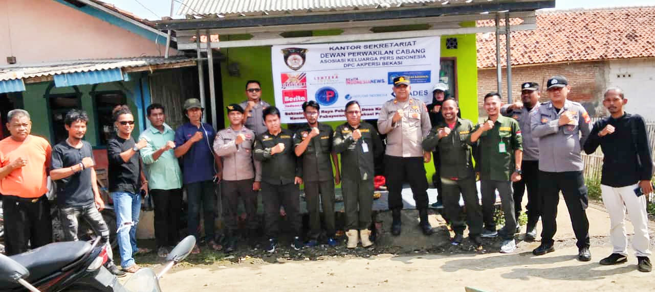 Ketua DPD Akpersi Jawa Barat, Budiyanto Baday, resmi melantik Ahmad Syarifudin sebagai Ketua DPC Akpersi Kabupaten Bekasi