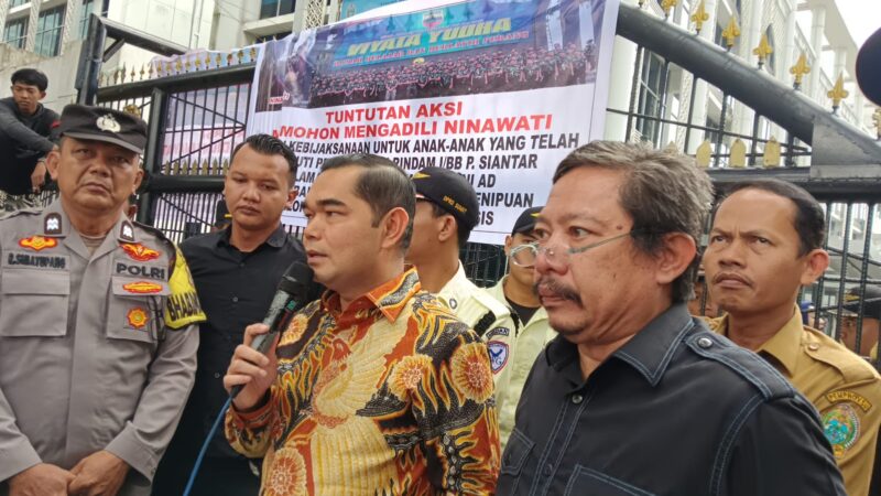 Orangtua CASIS Korban Penipuan ‘Nina Wati’ Masuk TNI AD Gelar Aksi Demo, Tuntut Keadilan!