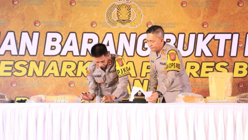 POLDA JABAR MUSNAHKAN BARANG BUKTI NARKOBA JENIS TEMBAKAU SINTETIS DAN SABU
