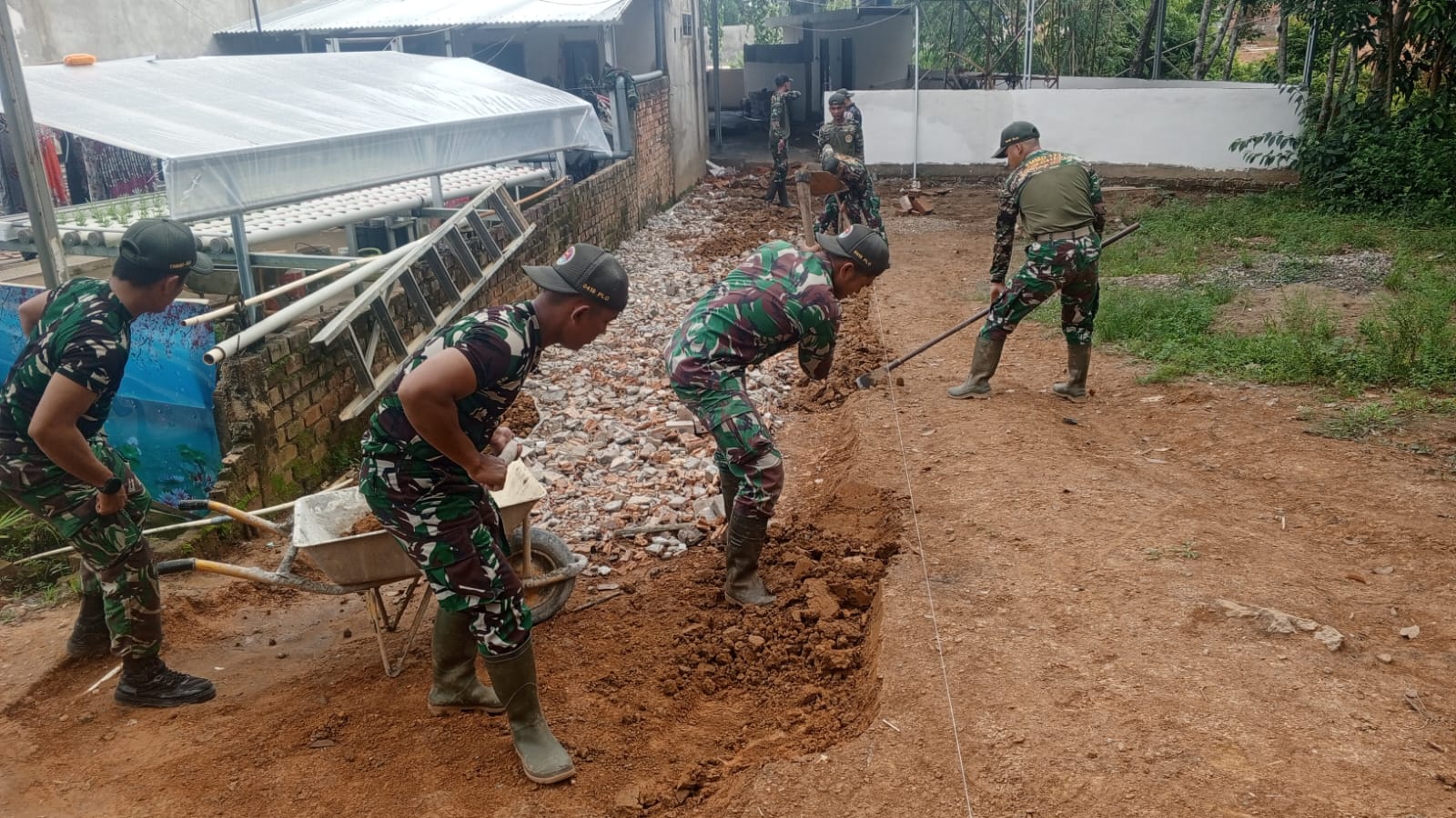 Dari Cor Jalan Hingga Renovasi Mushola, Bukti Nyata Hadirnya TNI Di Gandus