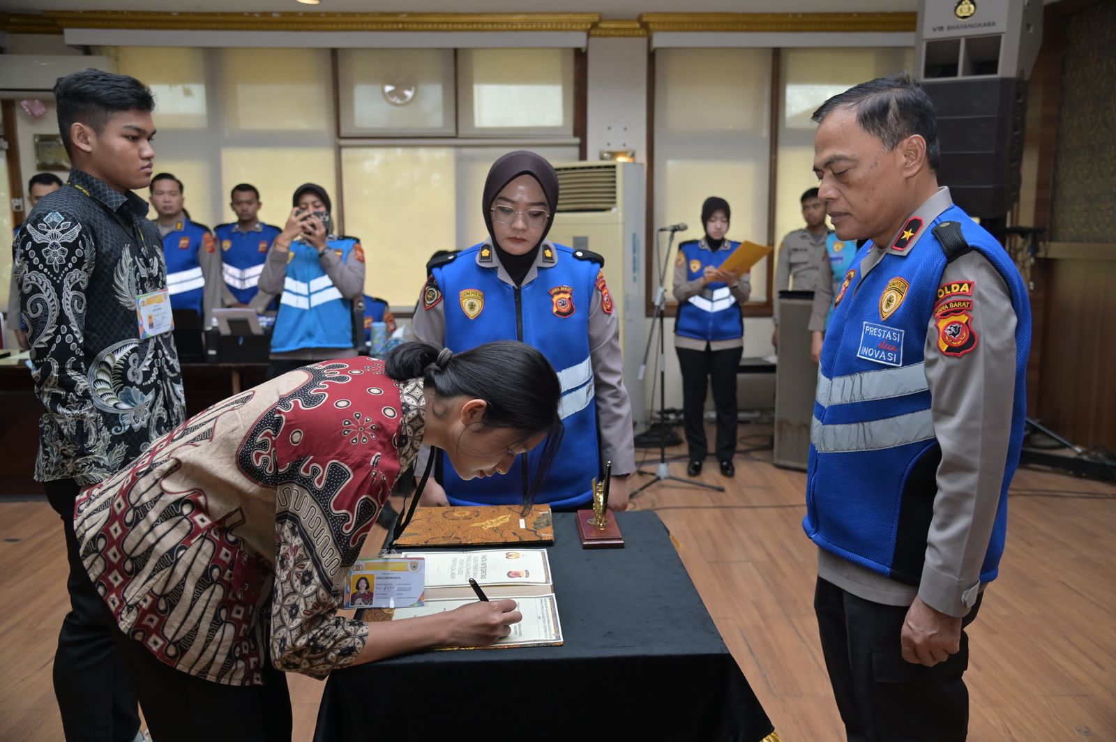 Pengambilan Sumpah dan Penandatanganan Pakta Integritas Penerimaan Terpadu Taruna/i Akpol, Bintara dan Tamtama Polri TA. 2025 Panda Polda Jabar.