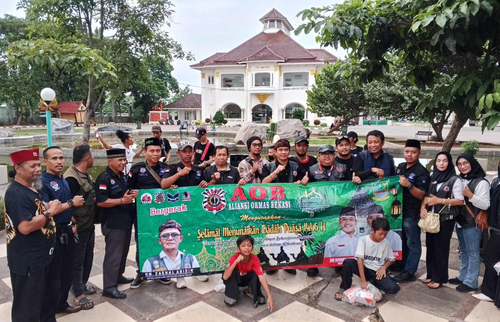 Gandeng Aliansi Ormas Bekasi,SMSI Kabupaten Bekasi Rayakan HUT ke- 8 di Gedung Juang 45 , Sembari berbagi Takjil