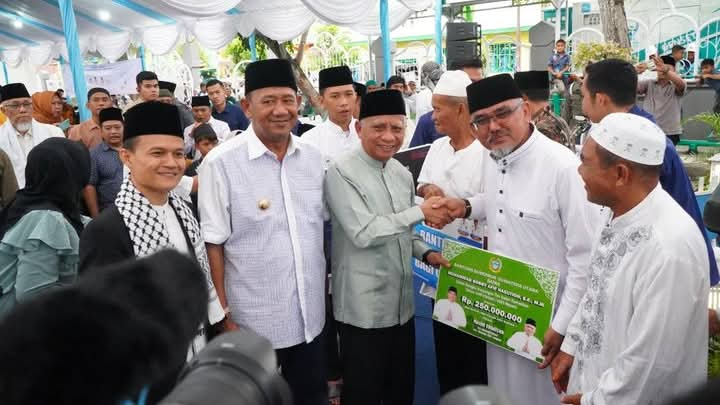 Bupati Langkat Ondim Sambut Wagub Surya pada Safari Ramadan Pemprovsu, Salurkan Bantuan untuk Masyarakat