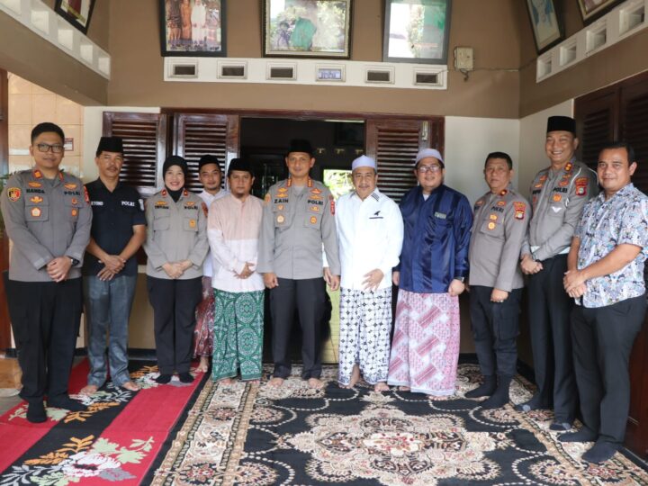 Kapolres Metro Tangerang Kota, Silaturahmi ke Pondok Pesantren Alhasaniyah di Teluknaga Tangerang