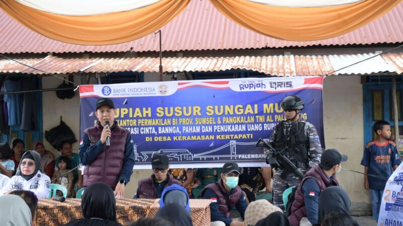 Kalaborasi Lanal Palembang dan BI Layani Penukaran Uang Bagi Warga Pesisir Sungai Musi