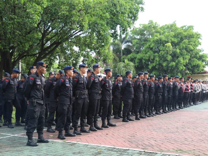 Sebanyak 400 Personel Polres dan Sat Brimob Polda Jatim, Siap Amankan PSU Pilkada Magetan 2025