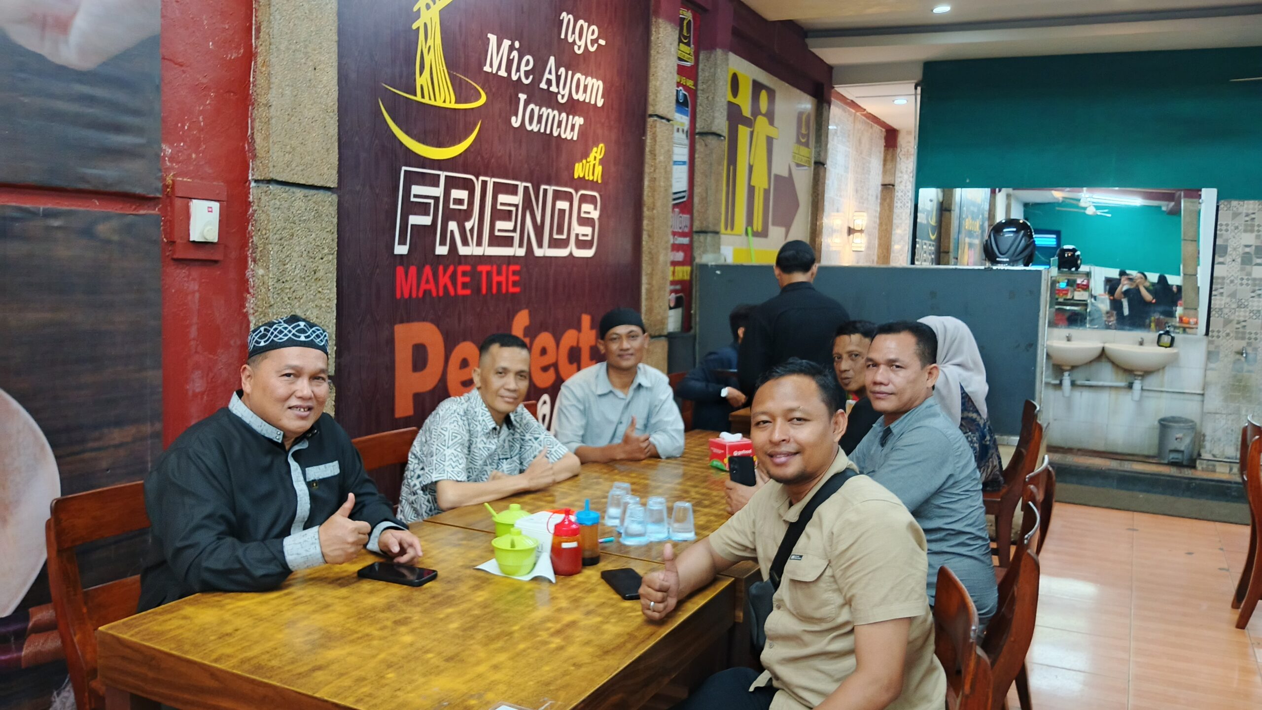 Ketua Umum LRPPN-BI, Buka Puasa bersama Staff Ahli Media Radar Bhayangkara Indonesia 