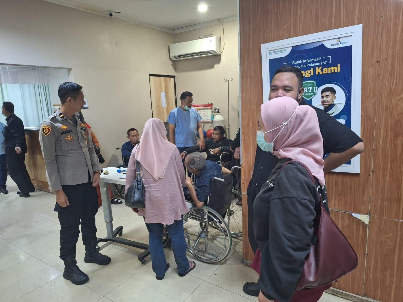 Bantu Pemudik Yang Sakit, Polisi Terus Wujudkan Polri Untuk Masyarakat