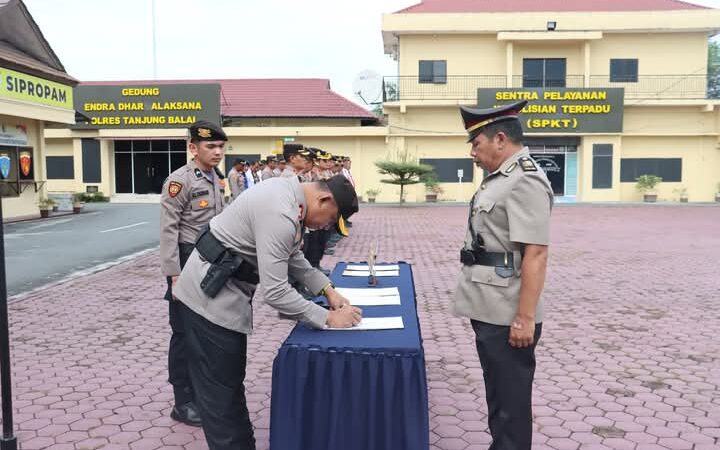 Kapolres Tanjung Balai Serah Terimakan Jabatan Kasat dan Kasiwas, Sampaikan Bekerja Ikhlas