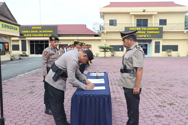 Kapolres Tanjung Balai Serah Terimakan Jabatan Kasat dan Kasiwas, Sampaikan Bekerja Ikhlas