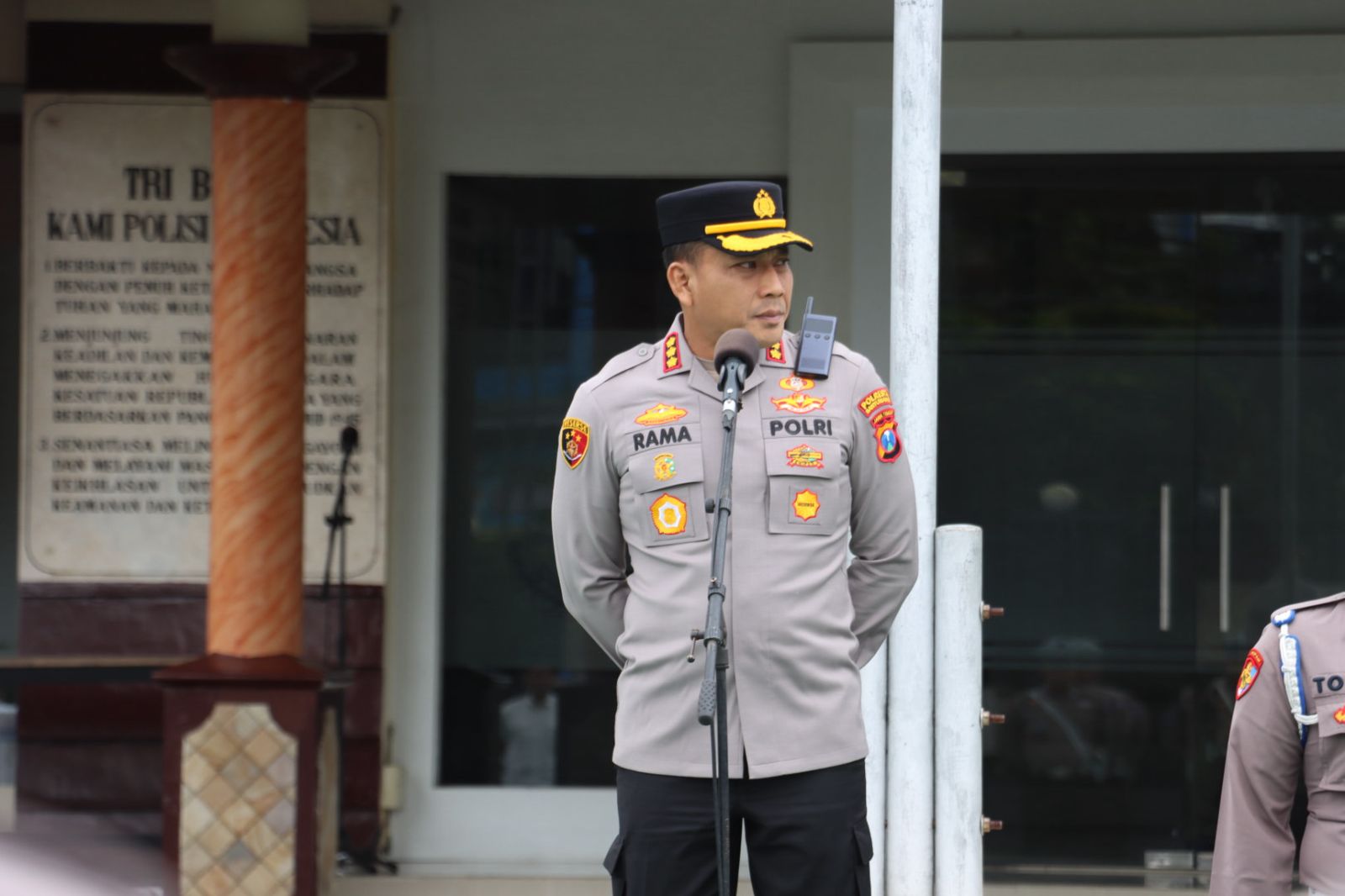 Kapolresta Banyuwangi Pimpin Apel Jam Pimpinan, Tekankan Disiplin dan Pelayanan Prima