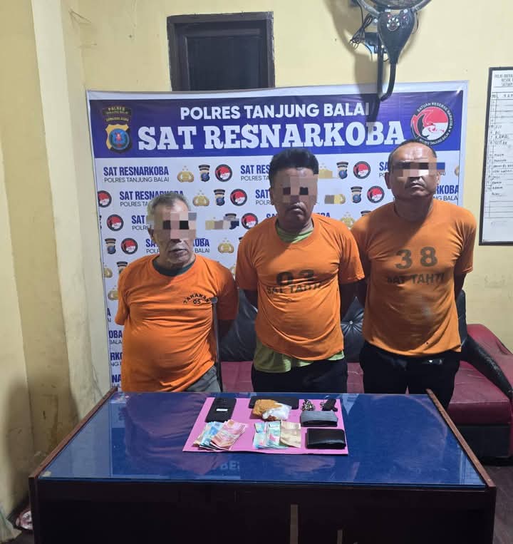 Polres Tanjung Balai Tangkap Pengedar Narkotika Jenis Sabu, Tiga Tersangka Diamankan Bersama Barang Bukti