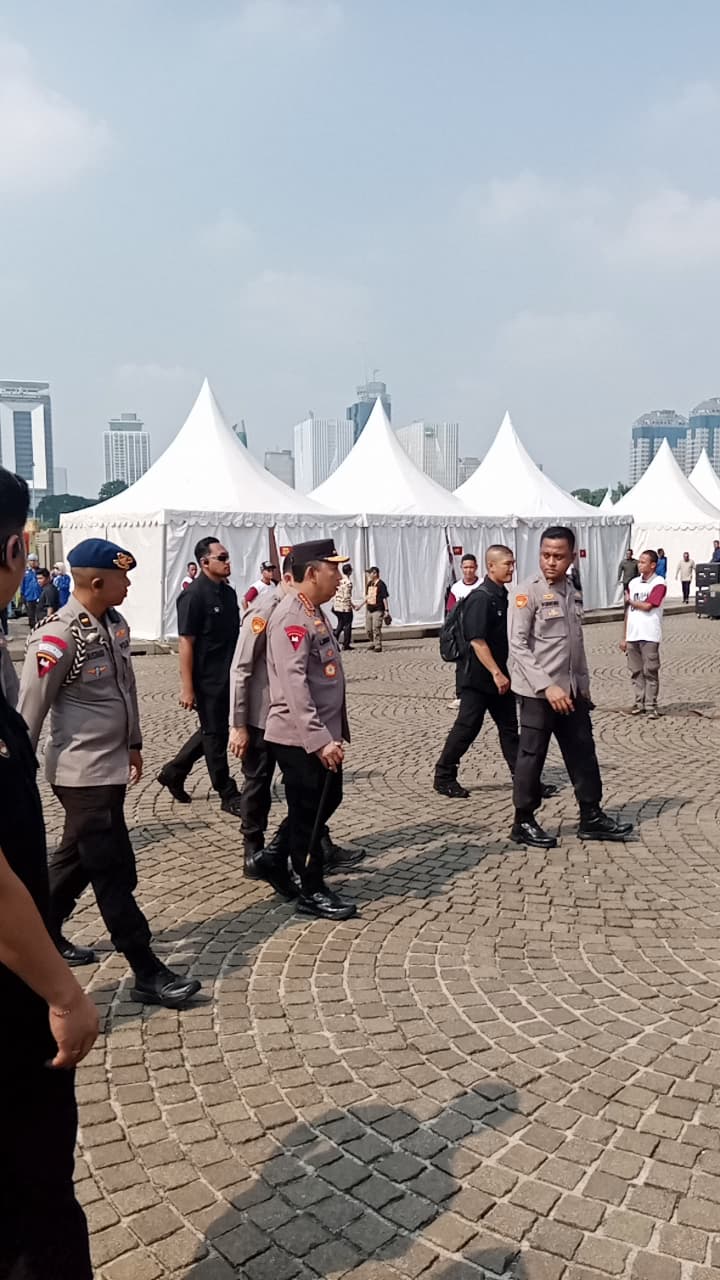Kapolri kawal Massa May Day 2025 di Kawasan Monas