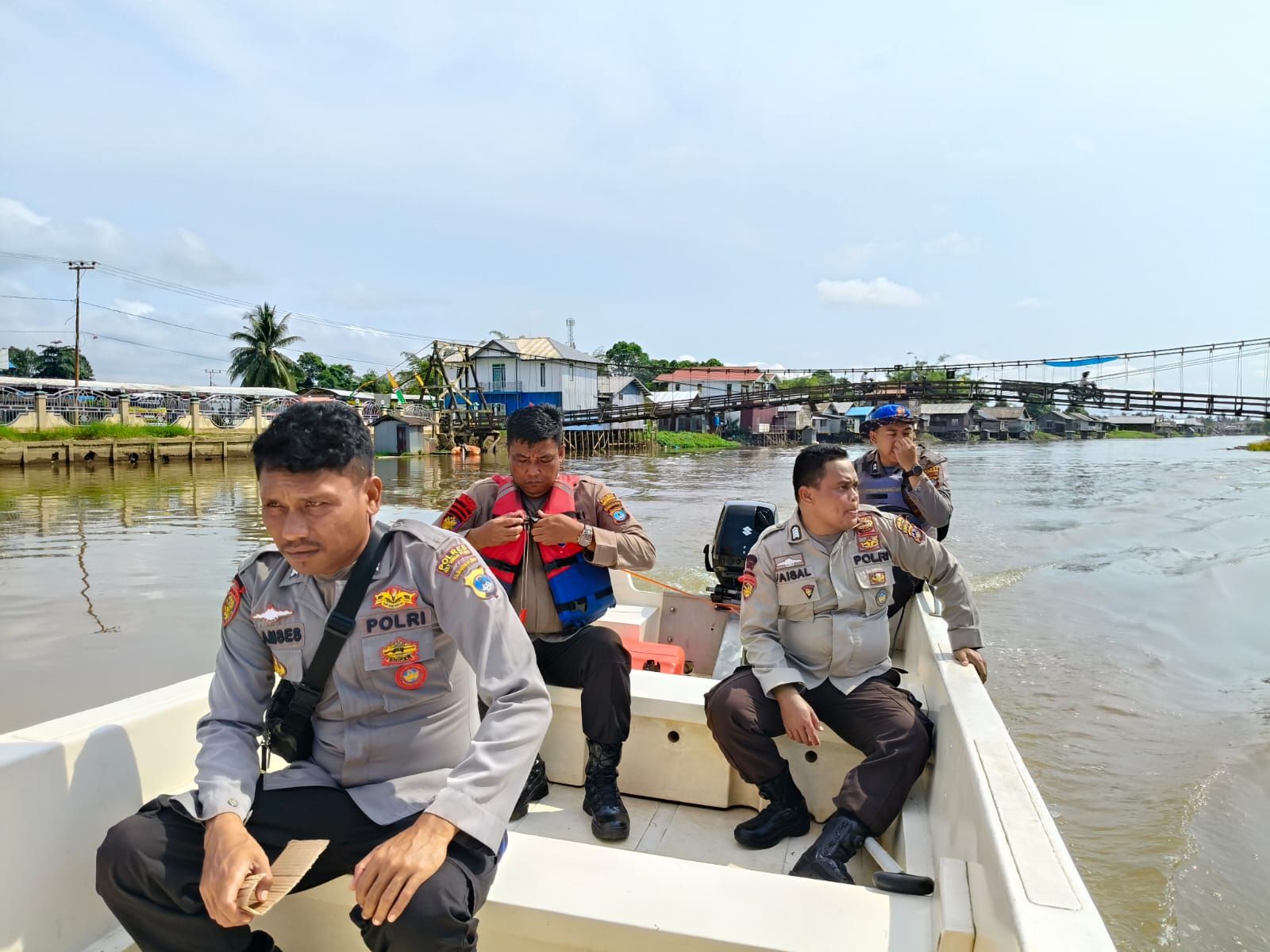 Satpolairud Polres HSU Bersama Tim Gabungan Laksanakan Penyisiran di Sungai Nagara,Guna Penyelamatan Korban Tenggelam