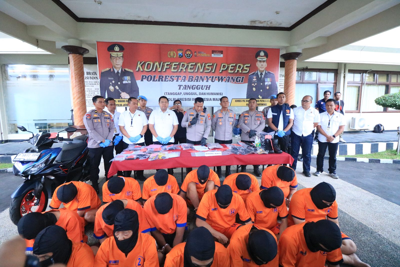 Operasi Pekat Semeru II 2025: Polresta Banyuwangi Ungkap 37 Tersangka, Termasuk Kasus Perampasan Bermodus Polisi Palsu
