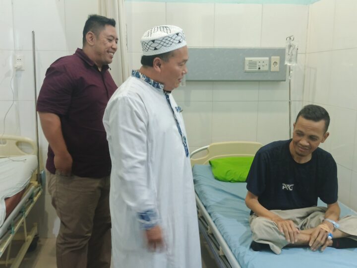 CEO Media Radar Bhayangkara Indonesia, Jenguk Staff Ahli LRPPN-BI di Rumah Sakit Melati Perbaungan