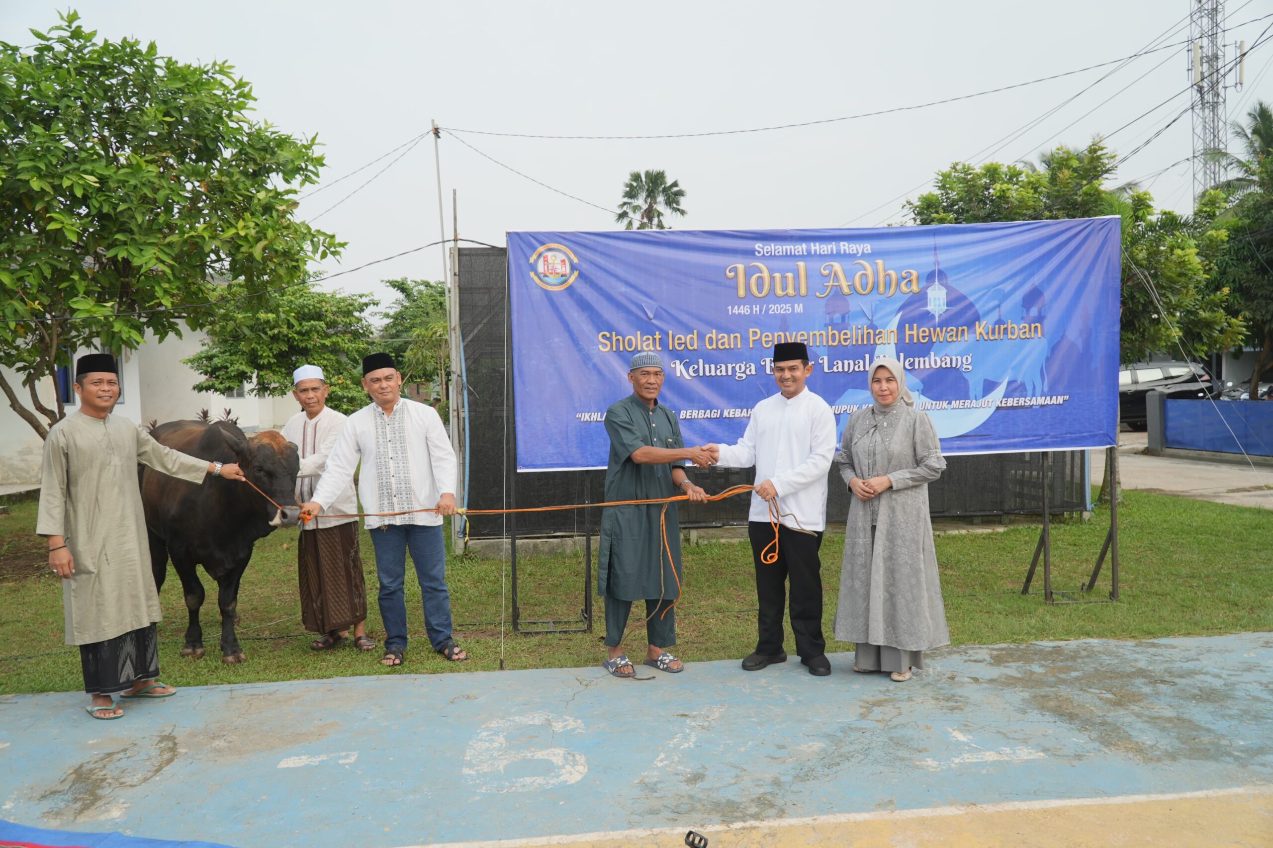 Lanal Palembang Rayakan Idul Adha dengan Pembagian Kurban