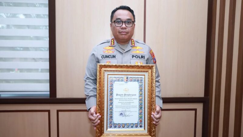 Hari Bhayangkara ke-79 dan Bukti Polri untuk Masyarakat, Polresta Banjarmasin Kembali Bawa Pulang Penghargaan Predikat Pelayan Prima dari Kapolri