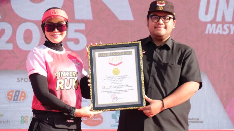 Bhayangkari Daerah Kalsel Pecahkan Rekor MURI dengan Banua Pinkers Run 2025